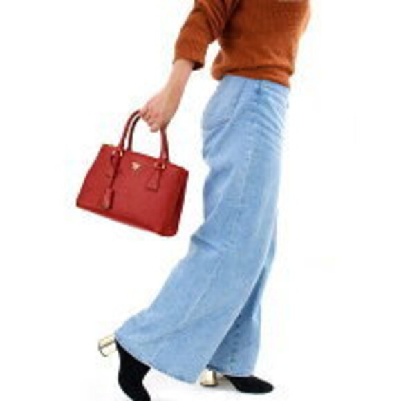 Prada Tote Shoulder Bag Saffiano Lux Triangle Logo Plate Four Red - Picture 2 of 5